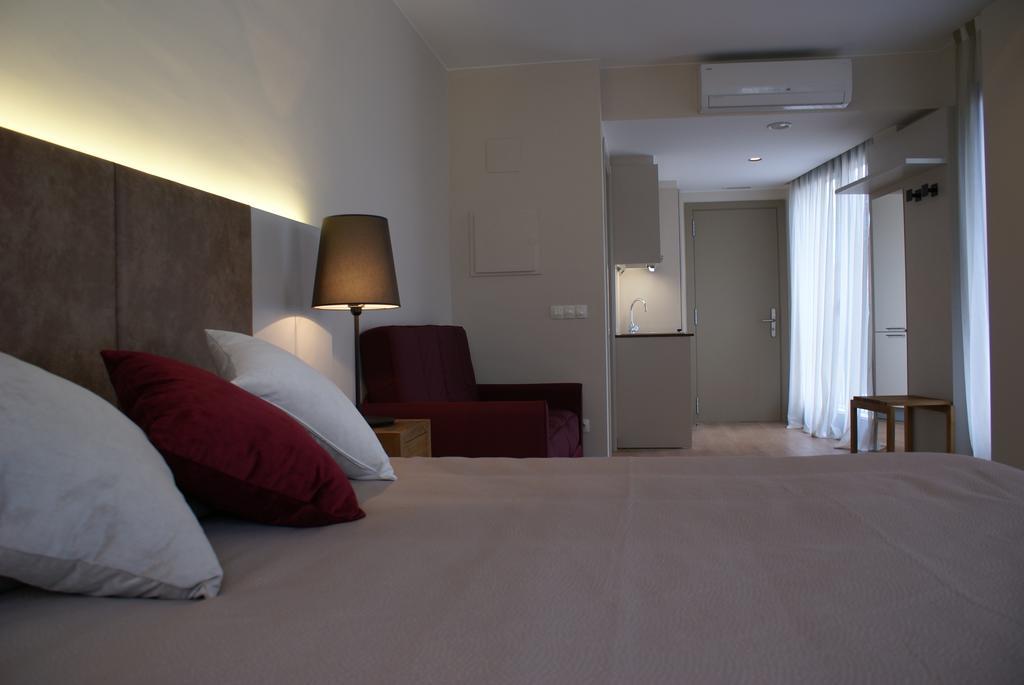 Aparthotel K Figueres  Szoba fotó